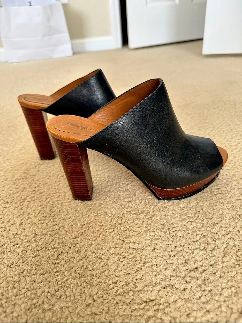 See by Chloé Black & Brown Peep-Toe Platform Mules